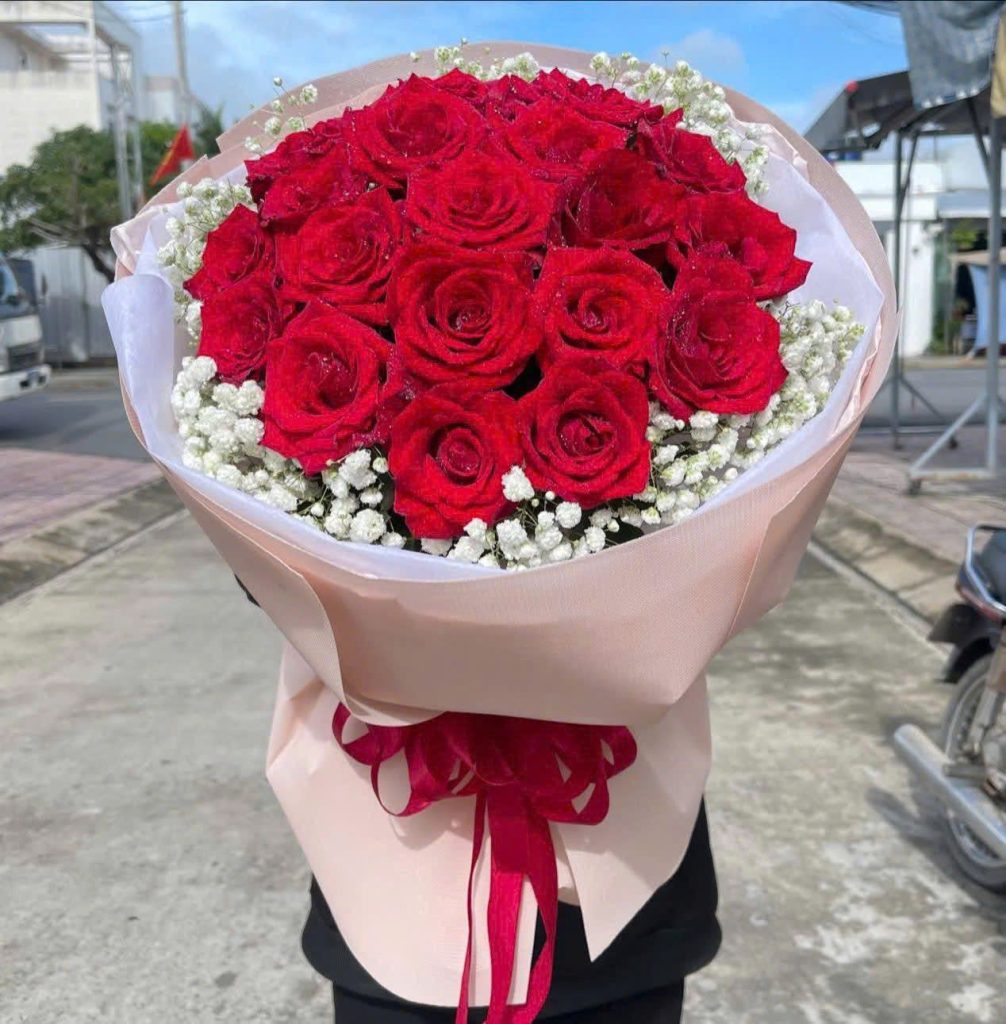 Bó Hoa Hồng Đỏ Tặng Người Yêu – Món Quà Ngọt Ngào & Lãng Mạn